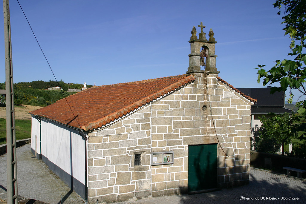 Capela em Sanfins da Castanheira