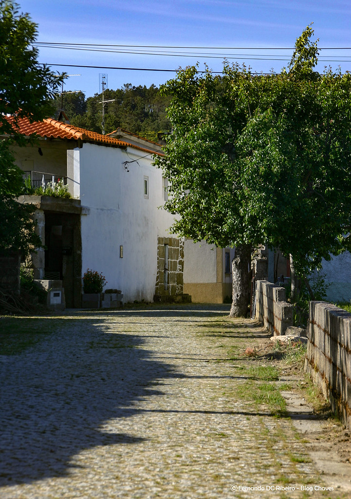 Rua tradicional de Sanfins da Castanheira